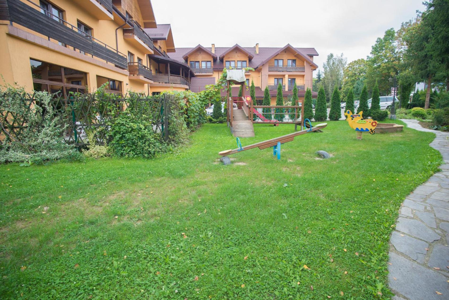 Hotel Karino Spa Polanczyk Bagian luar foto
