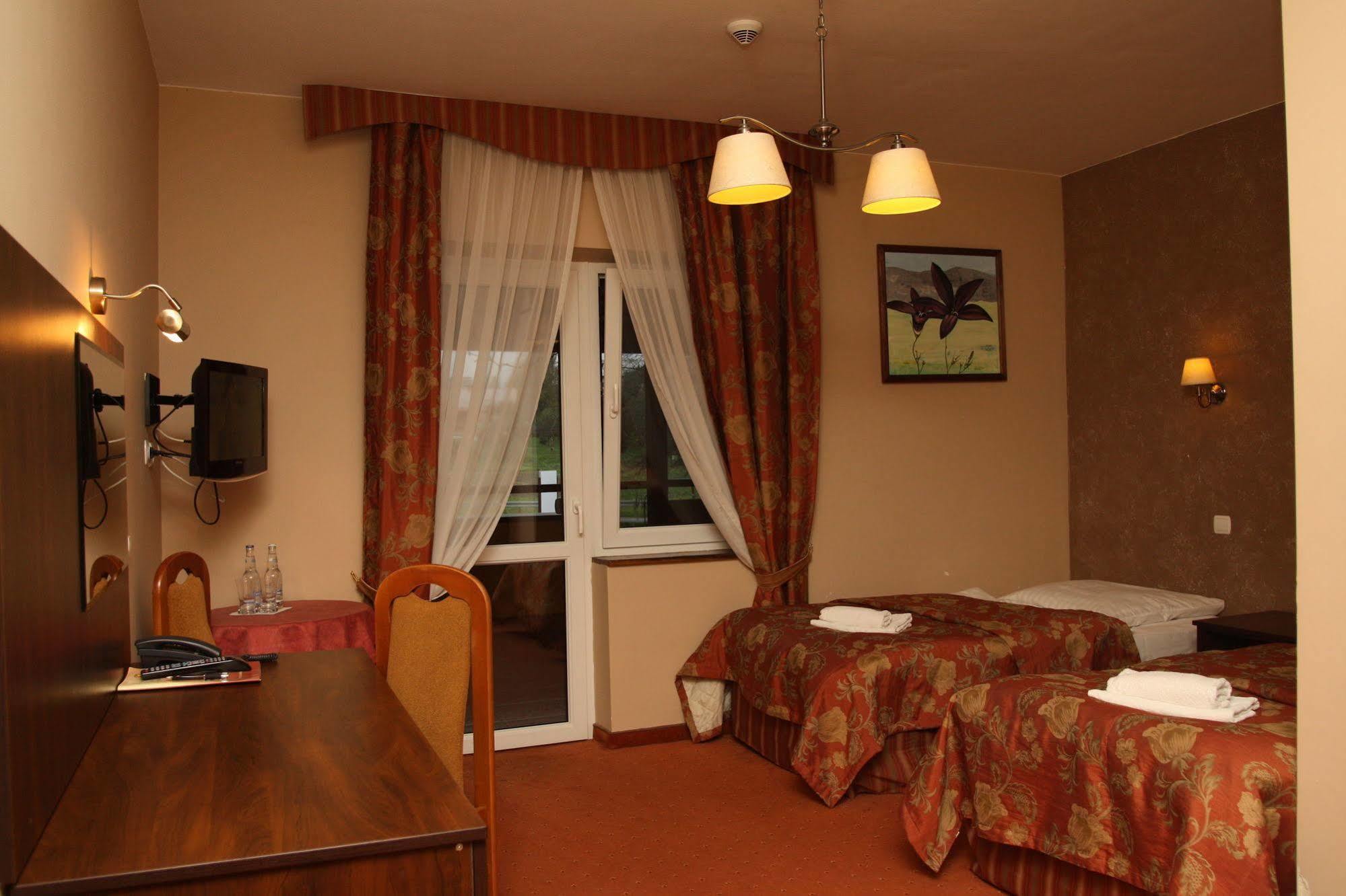 Hotel Karino Spa Polanczyk Bagian luar foto
