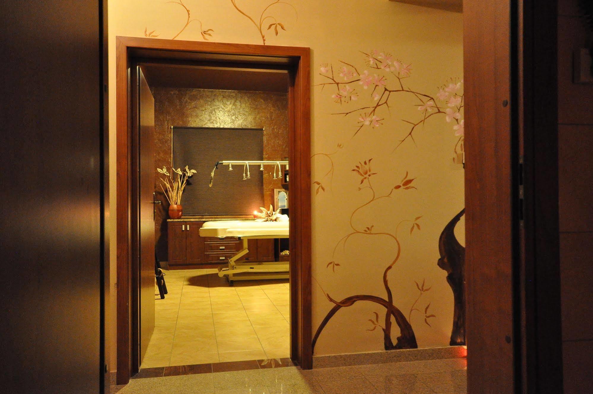 Hotel Karino Spa Polanczyk Bagian luar foto