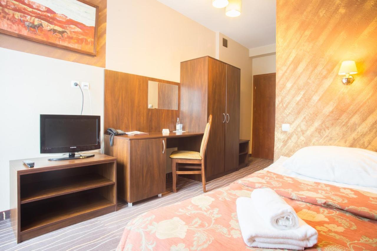 Hotel Karino Spa Polanczyk Bagian luar foto