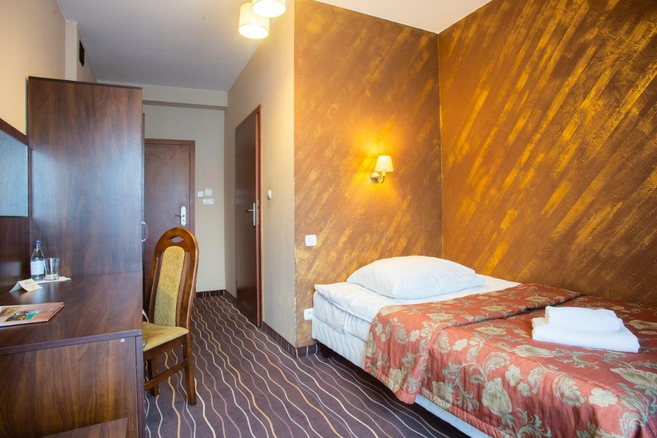 Hotel Karino Spa Polanczyk Bagian luar foto